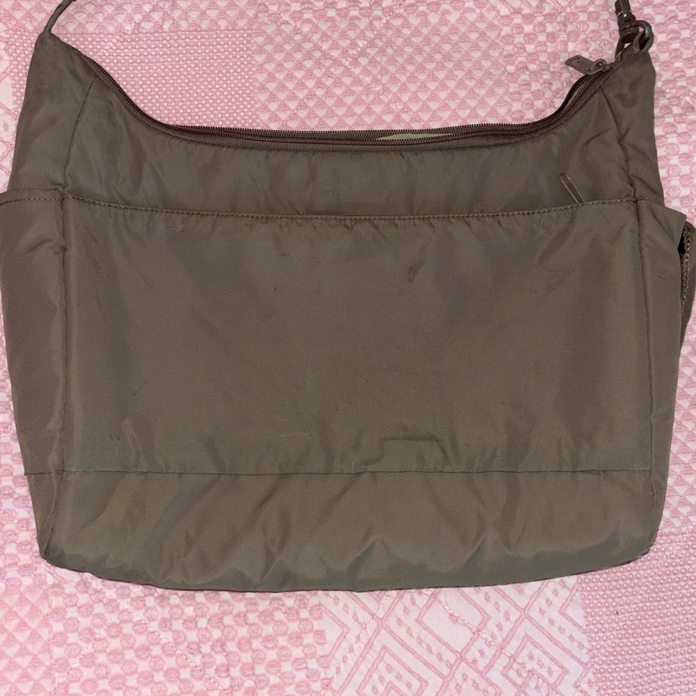 Pacsafe City Safe Tote - Picture 2 of 16